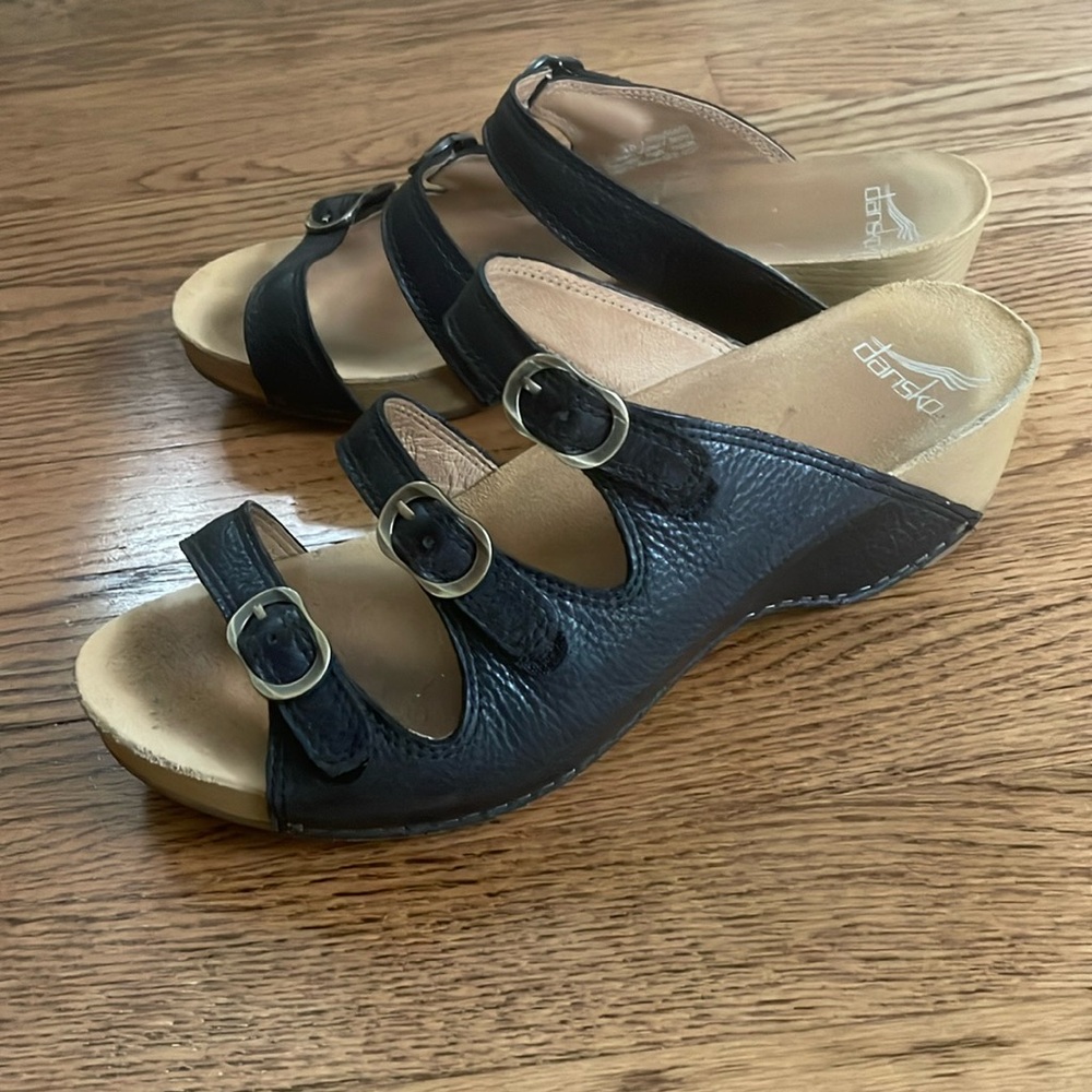 Dansko wedge sandal size 40 EU/9 US